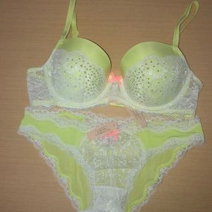 VICTORIA’S SECRET BRA